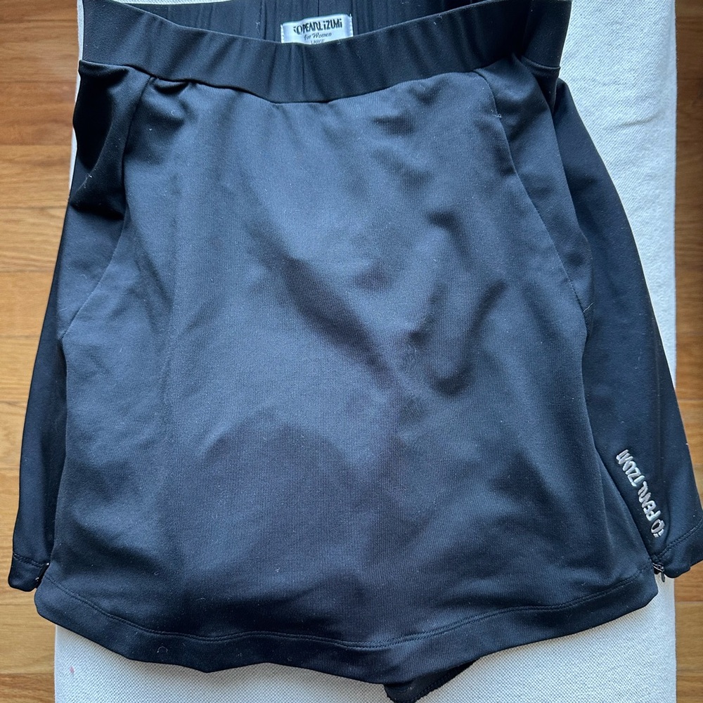 Pearl Izumi Women's Black padded bicycle short/Skort size large